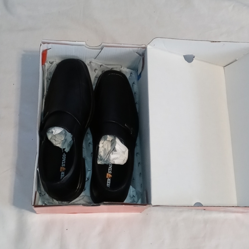 NWT Deer Stags size 6 M shoes